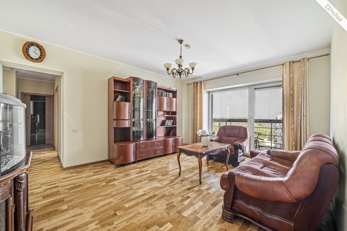 Parduodamas butas Jono Kairiūkščio g., Vilniaus m., Vilniaus m. sav., 85 m2 ploto, 3 kambariai 2