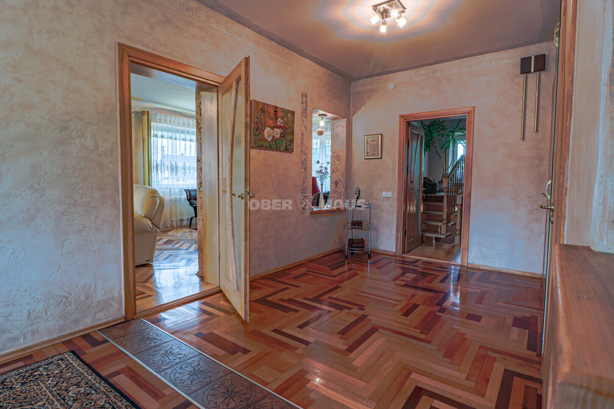 Parduodamas namas Baranausko g. , Garliavos m., Kauno r. sav., 240 m2 ploto, 1 aukštai 6