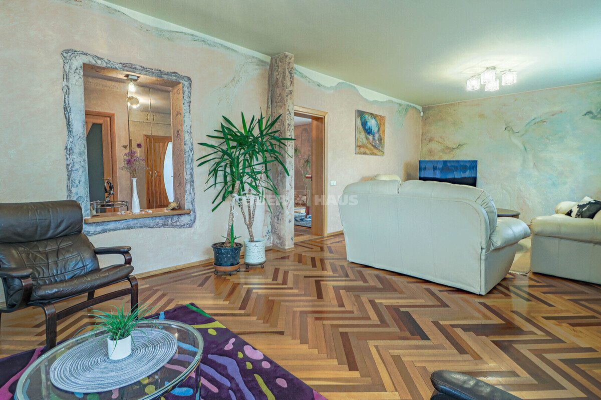 Parduodamas namas Baranausko g. , Garliavos m., Kauno r. sav., 240 m2 ploto, 1 aukštai 8