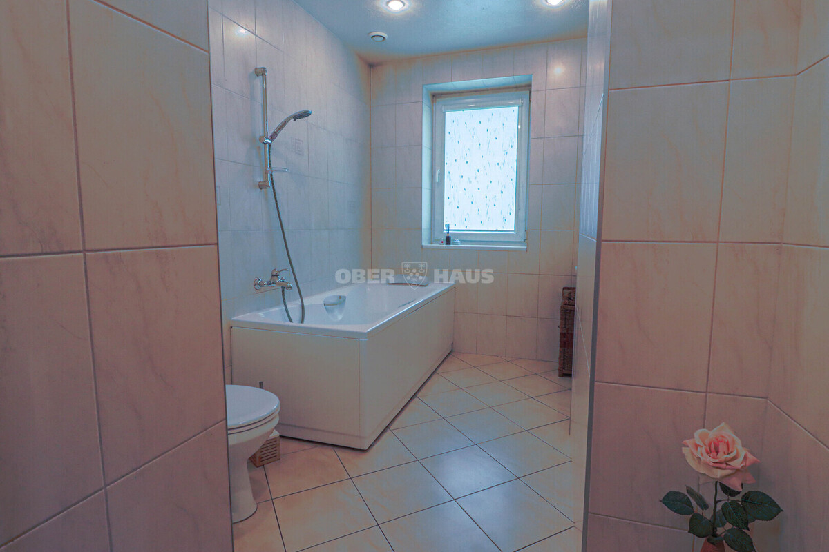 Parduodamas namas Baranausko g. , Garliavos m., Kauno r. sav., 240 m2 ploto, 1 aukštai 9