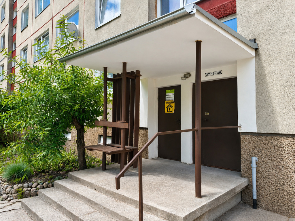 Nuomojamas 2 kambarių butas Karoliniškėse 26