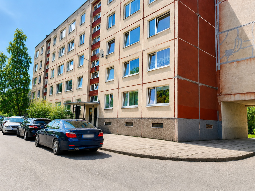 Nuomojamas 2 kambarių butas Karoliniškėse 27