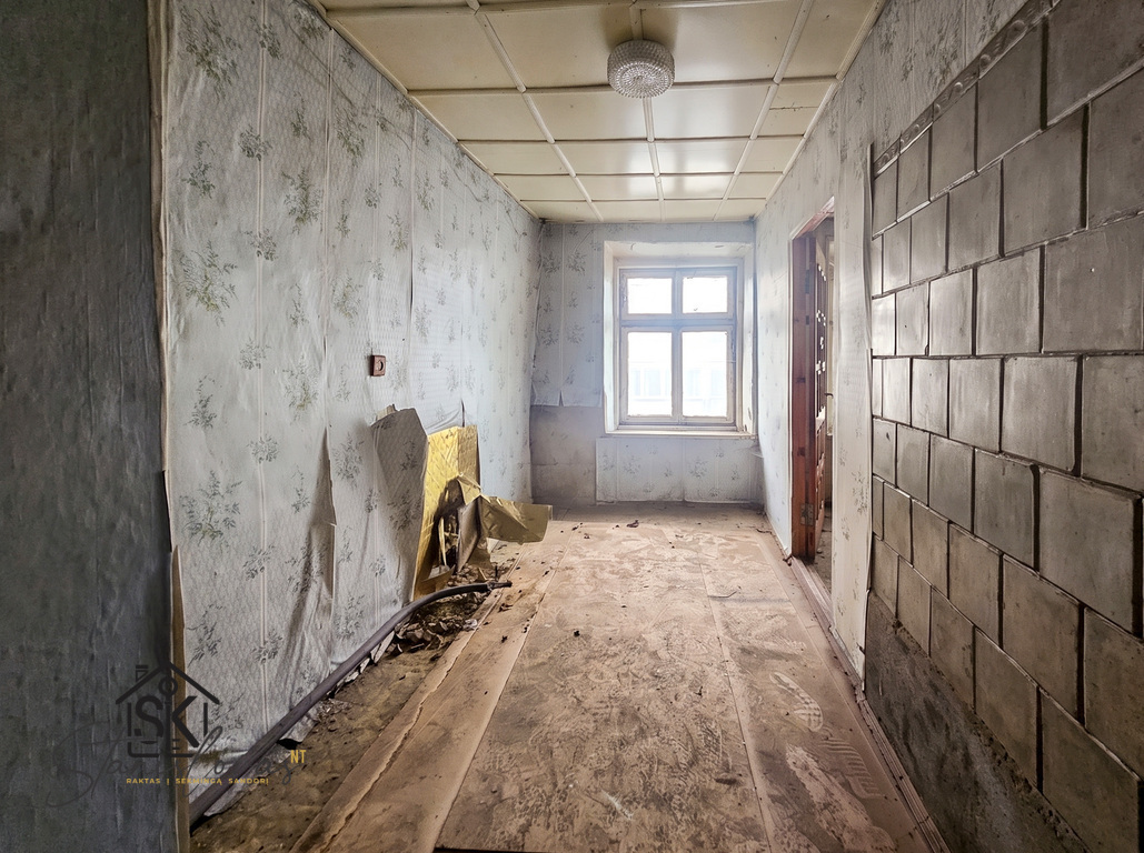 PARDUODAMI DU GRETIMI BUTAI ŠILUTĖS CENTRE - DIDELIS POTENCIALAS, TAIKOS G. 5 13