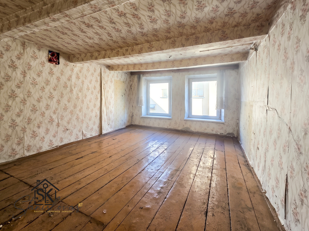 PARDUODAMI DU GRETIMI BUTAI ŠILUTĖS CENTRE - DIDELIS POTENCIALAS, TAIKOS G. 5 30